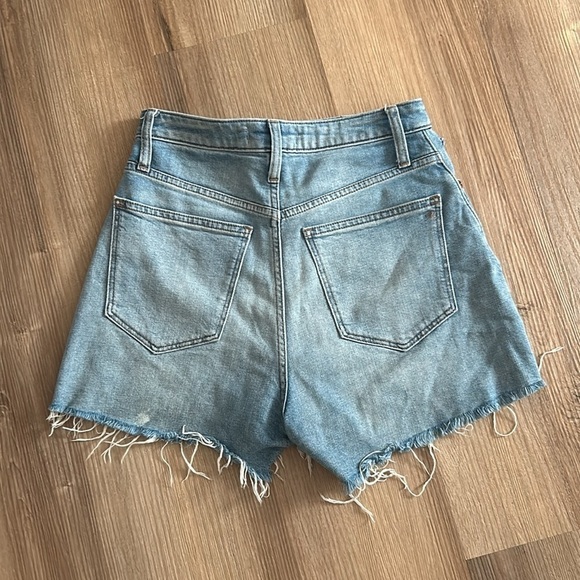 Madewell Curvy High-Rise Denim Shorts in Watt Wash: Summerweight Edition Size 23 - Picture 3 of 9